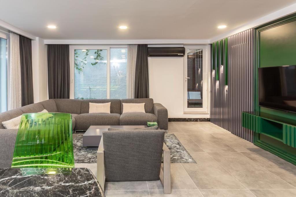 Denize 200m Sehir Merkezi Bahce Daire Antalya
